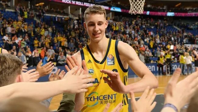 新手以为赢 新手以为赢